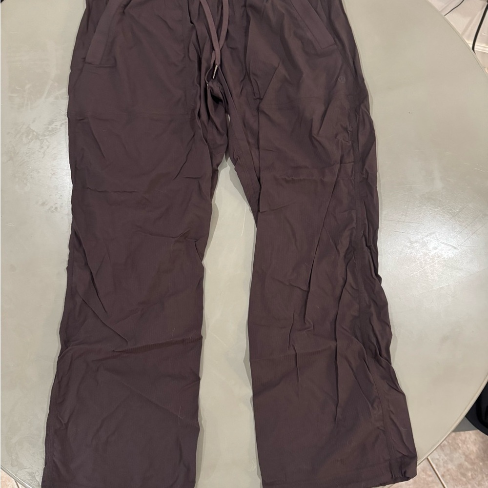 lululemon athletica Women’s Drawstring Dance Pants Sequoia size 10 short